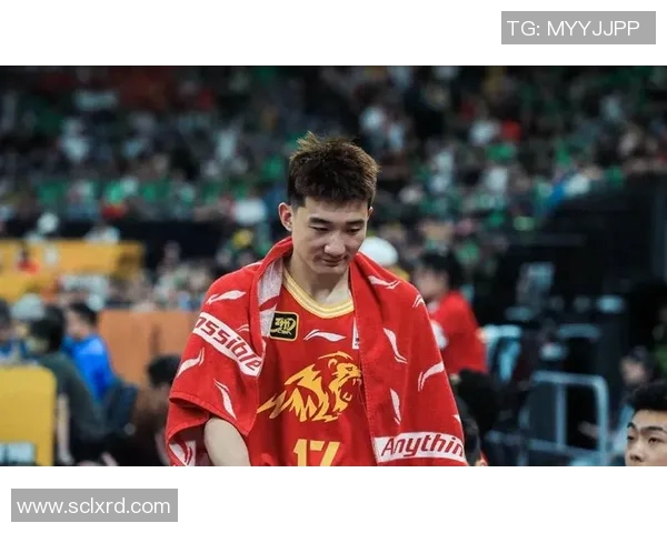 孙铭徽助力球队取得关键胜利，成为全队焦点